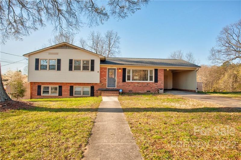 225 Tanglewood Dr, Kannapolis, NC 28081