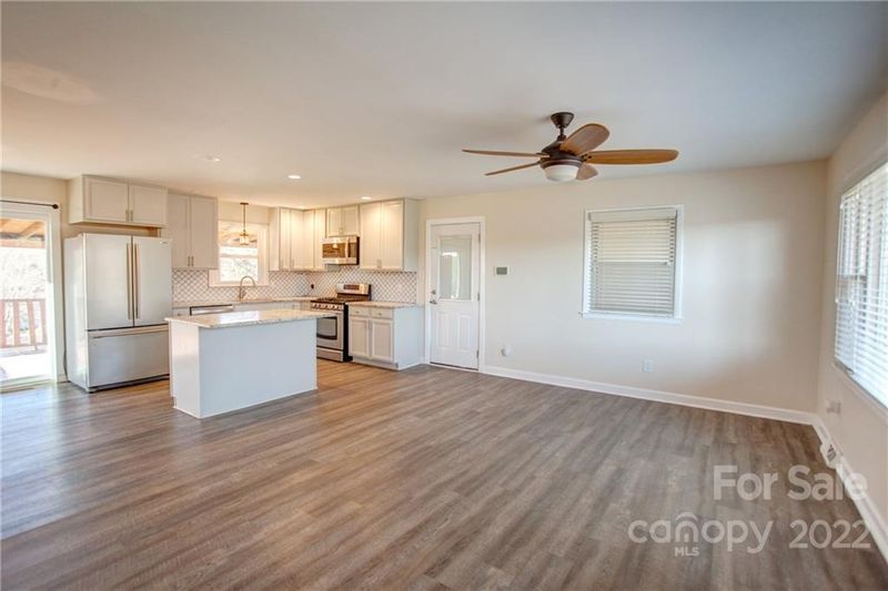 225 Tanglewood Dr, Kannapolis, NC 28081