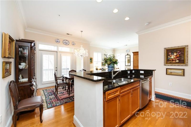 2968 Selwyn Ave, Charlotte, NC 28209