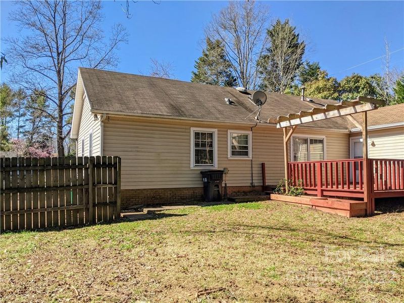 5901 Bluebonnet Rd, Charlotte, NC 28212