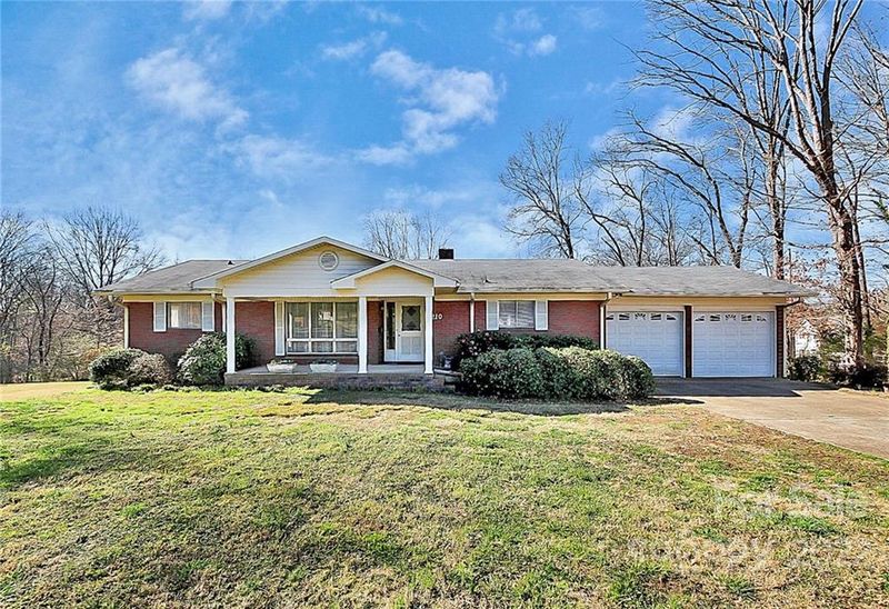 210 Central Heights Dr, Concord, NC 28025