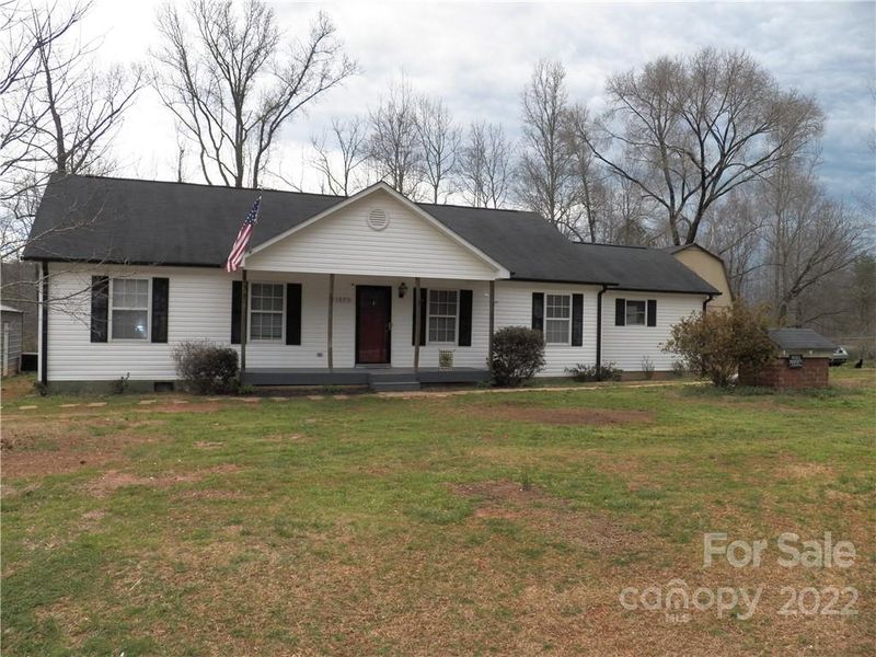 1377 Woodmere Ln, Clover, SC 29710