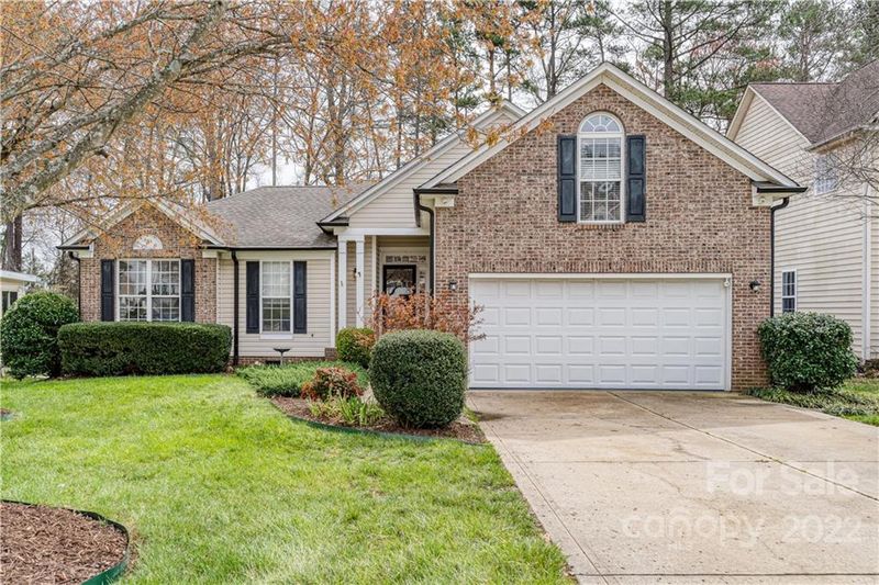 9926 Sandman Ln, Charlotte, NC 28216