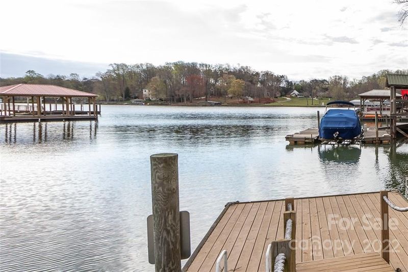 8016 Lakeview Dr, Denver, NC 28037