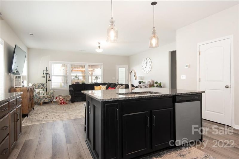 5121 Thomasville Dr, Belmont, NC 28012