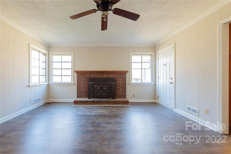 8100 Douglas Dr, Charlotte, NC 28217
