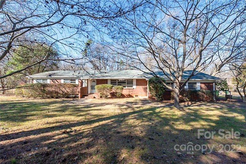 8100 Douglas Dr, Charlotte, NC 28217
