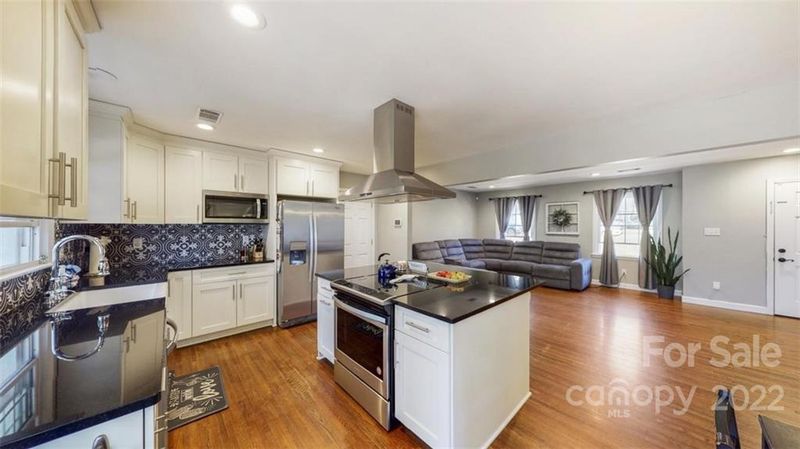 7220 City View Dr, Charlotte, NC 28212