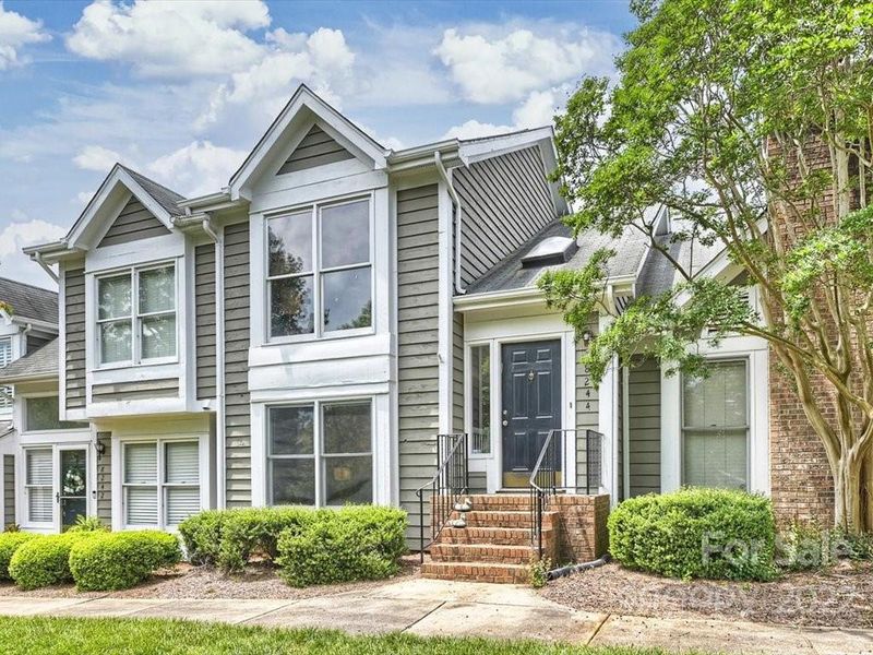8244 Tradd Ct, Charlotte, NC 28210