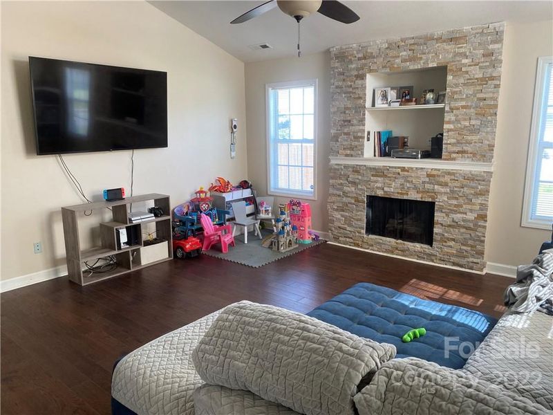 193 Brookstone Dr, Mount Holly, NC 28120
