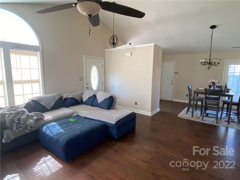 193 Brookstone Dr, Mount Holly, NC 28120