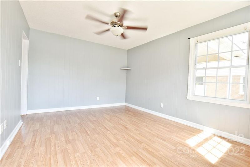 918 Lakeview Dr, Pineville, NC 28134