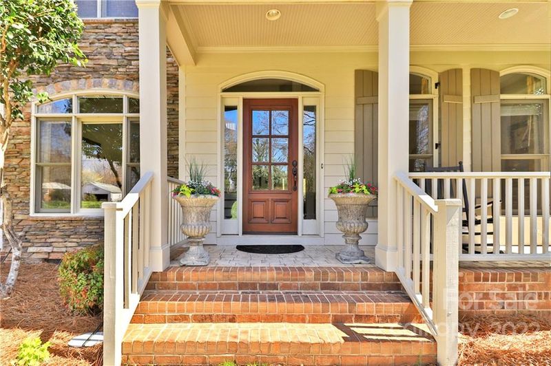 6141 Sharon Acres Rd, Charlotte, NC 28210