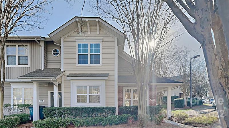 8423 Chaceview Ct, Charlotte, NC 28269