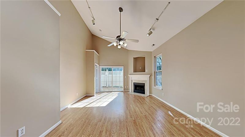 8423 Chaceview Ct, Charlotte, NC 28269