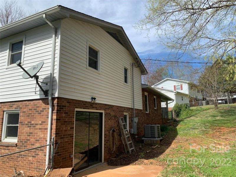 5140 W Piedmont Cir, Conover, NC 28613
