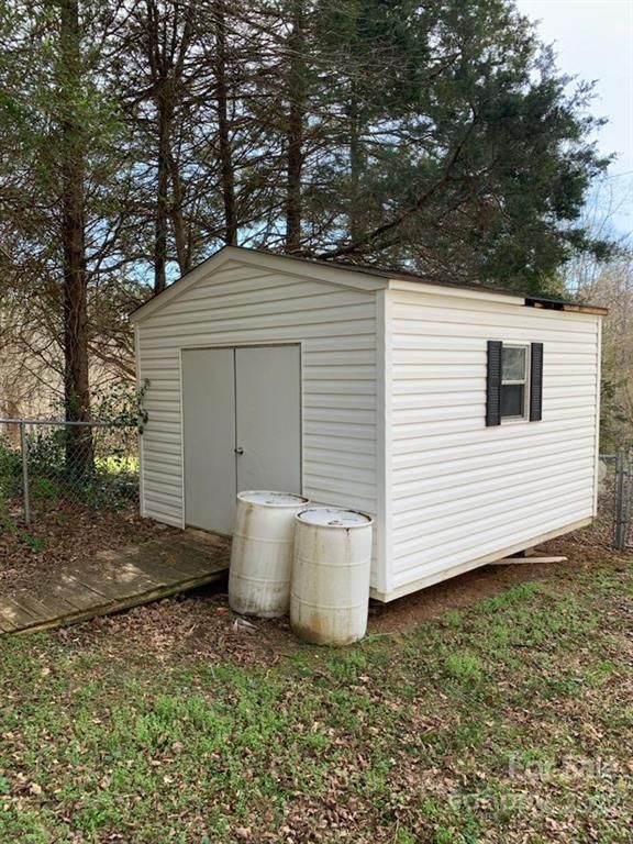 5140 W Piedmont Cir, Conover, NC 28613