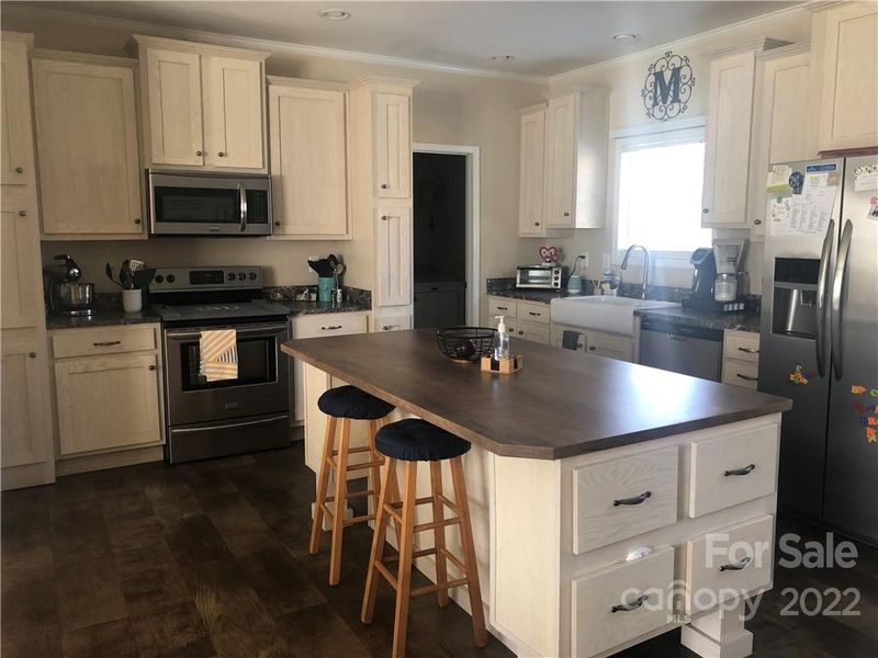 315 Parker Rd, Blacksburg, SC 29702