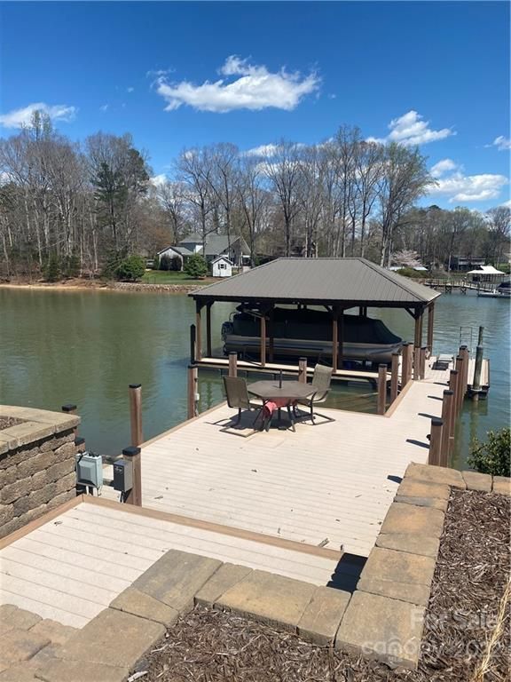 185 Timber Lake Dr, Troutman, NC 28166