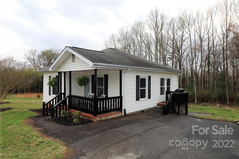205 S Clay St, Lowell, NC 28098