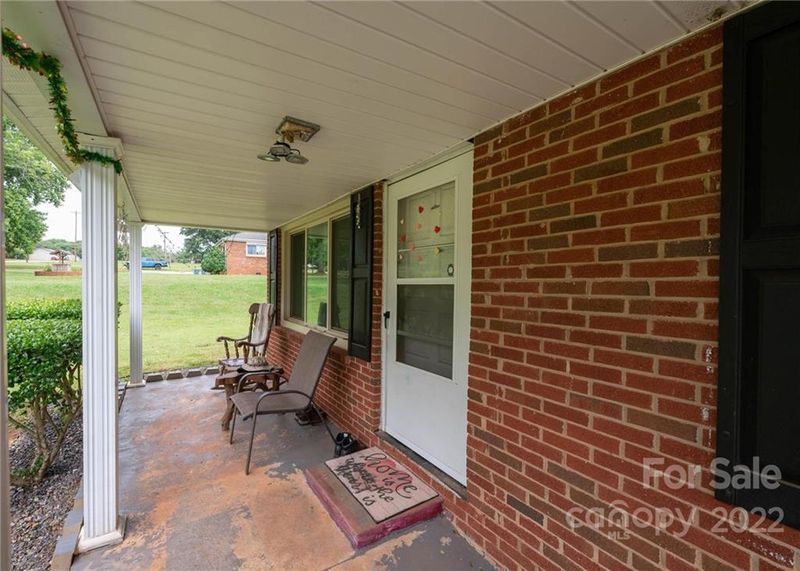 1874 Grandview Dr, Newton, NC 28658
