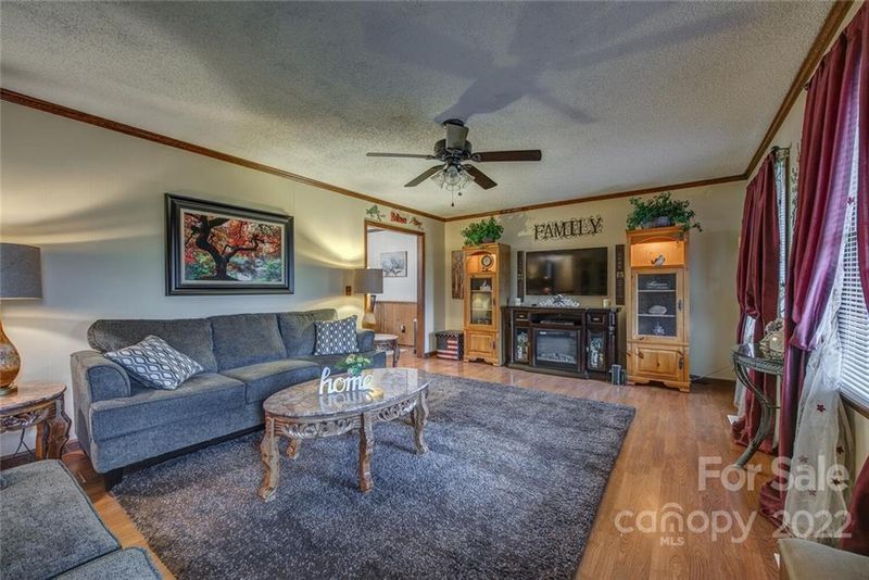 1700 Moss Ct, Gastonia, NC 28054