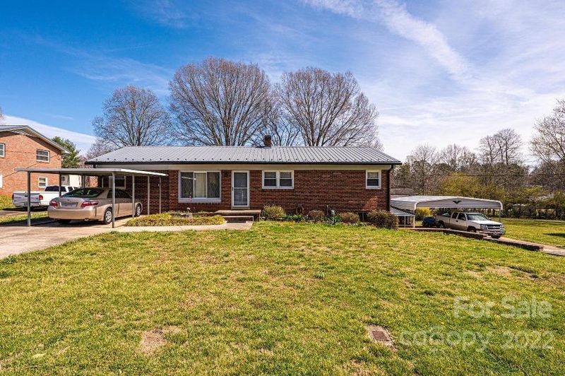 2810 21st St NE, Hickory, NC 28601