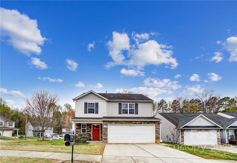 5105 Quaking Grass Ct, Charlotte, NC 28217