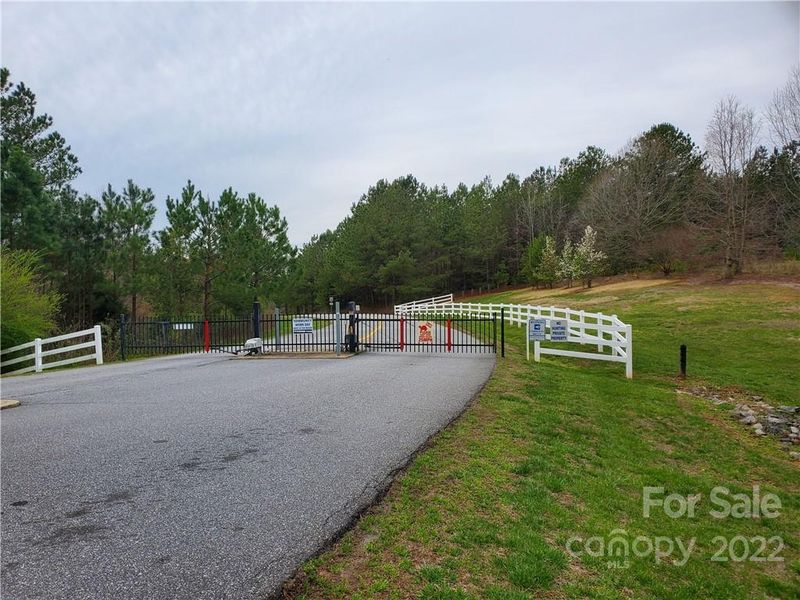 134 Ridge Point Dr, Stony Point, NC 28678