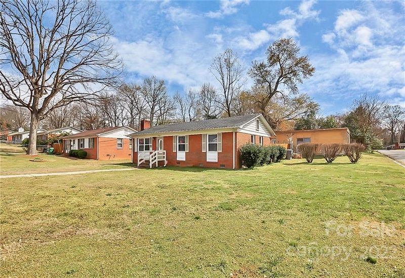 4900 Galax Dr, Charlotte, NC 28213