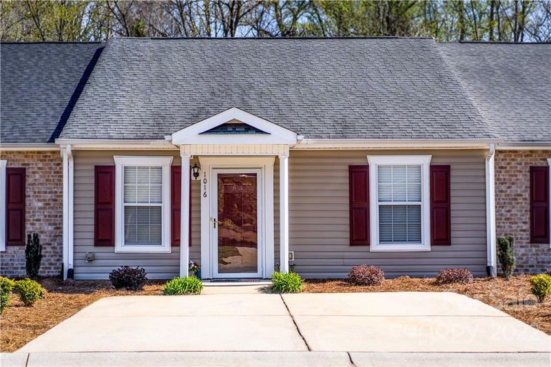 1016 Old Chestnut Way, Cramerton, NC 28032