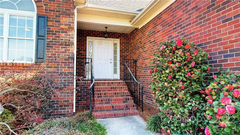 6737 Edwards Farm Ln, Monroe, NC 28110