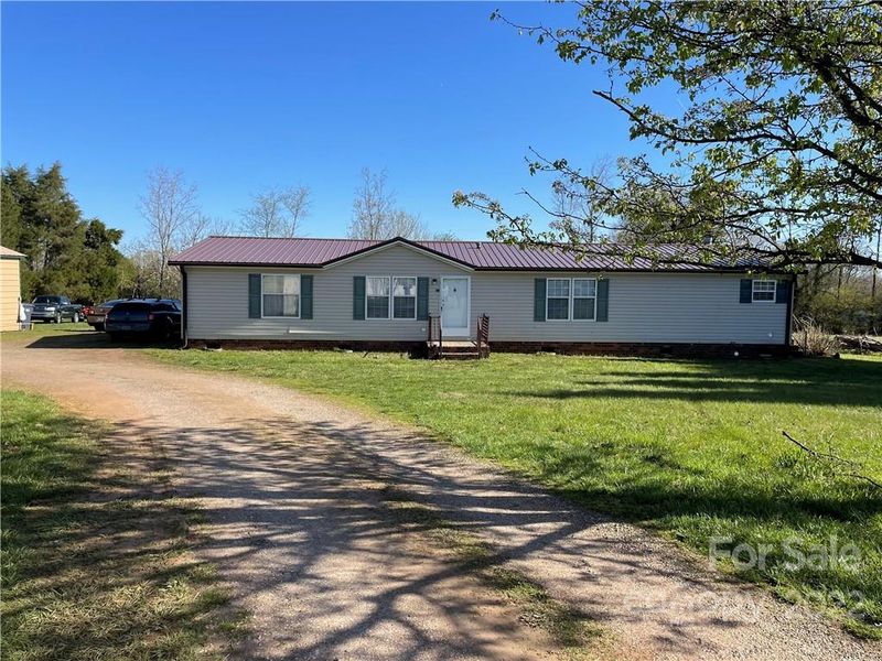 127 Raefield Dr, Statesville, NC 28677