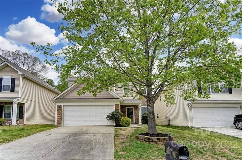 814 Rook Rd, Charlotte, NC 28216