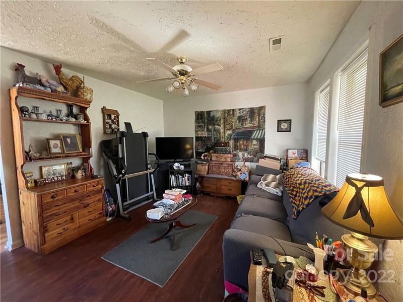 7400 R H Rd, Hickory, NC 28602