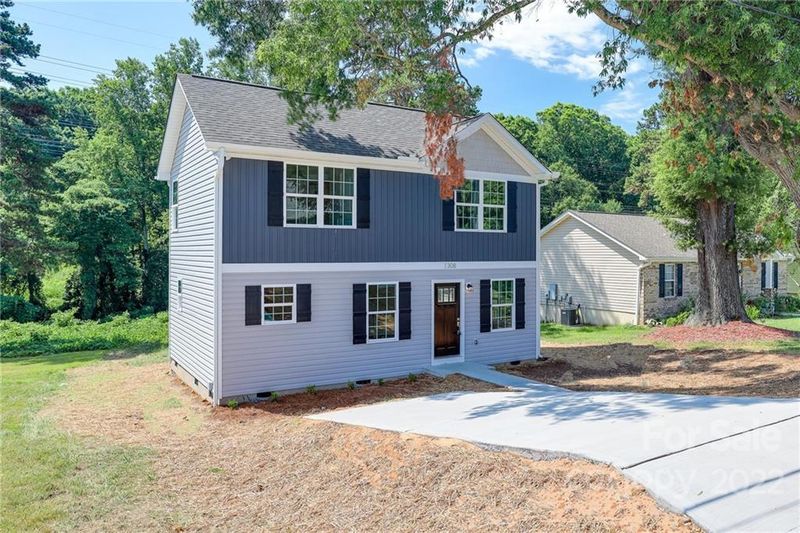 1115 5th St, Statesville, NC 28677