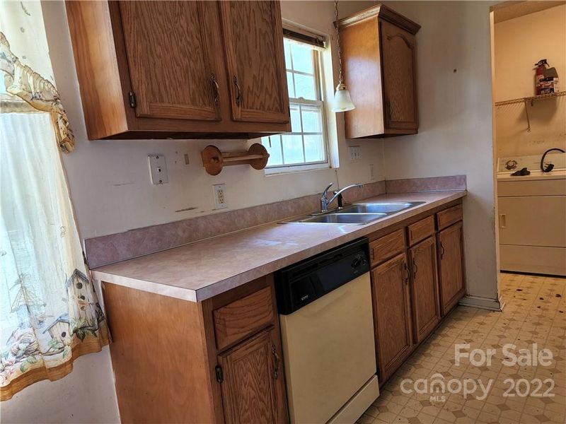 2236 Blue Hampton Ln, Charlotte, NC 28213