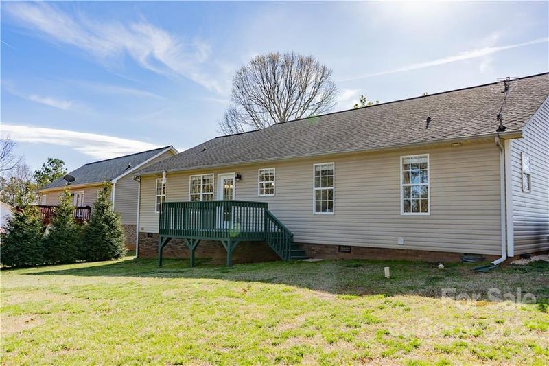 1820 Woodleaf Ct, Conover, NC 28613