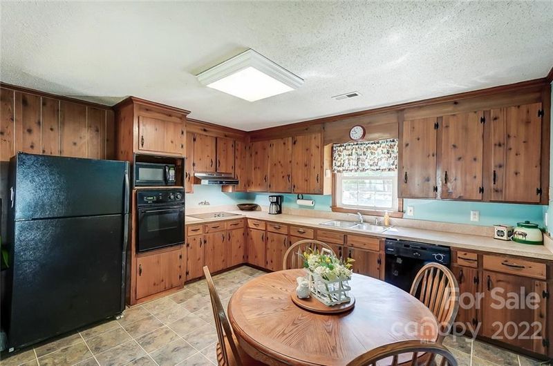 7711 Orrview Dr, Mint Hill, NC 28227