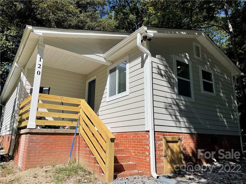 120 Pine Hill Ln, Mount Holly, NC 28120