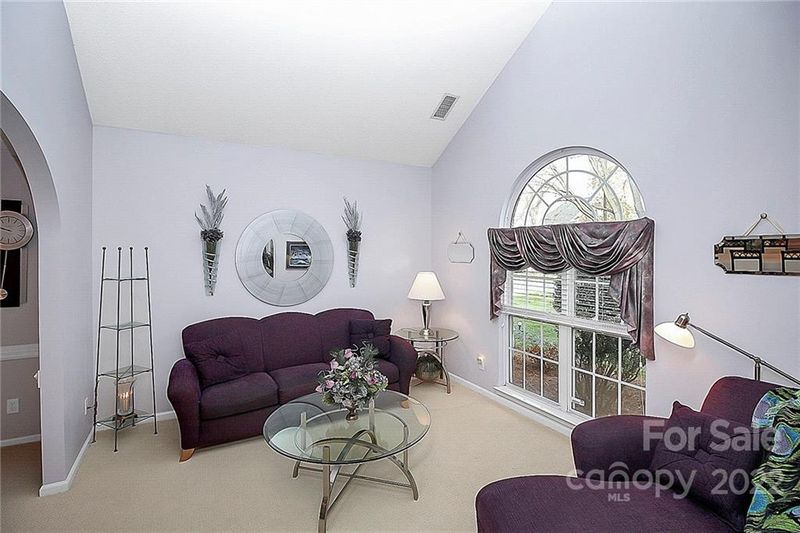 8223 Abbottsgate Ln, Charlotte, NC 28269