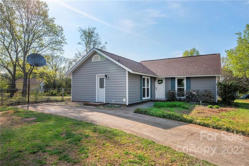 6700 Orchard Ridge Dr, Charlotte, NC 28227