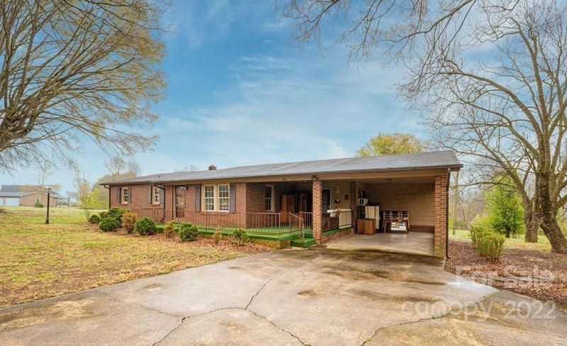 1941 Campbell Rd, Newton, NC 28658