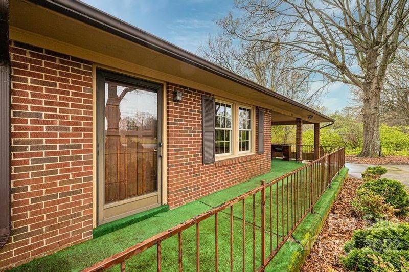 1941 Campbell Rd, Newton, NC 28658