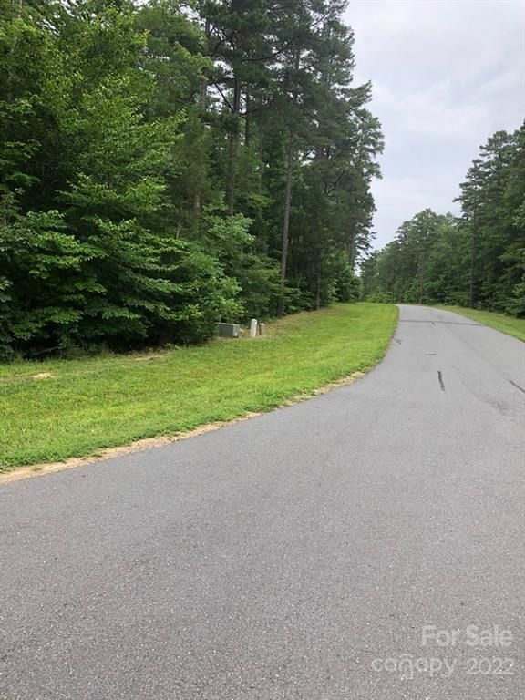 1381 Trotter Cir, Mount Pleasant, NC 28124