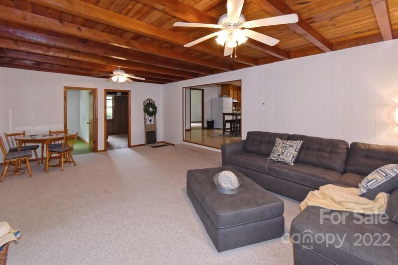 7644 Skyline Dr, Sherrills Ford, NC 28673