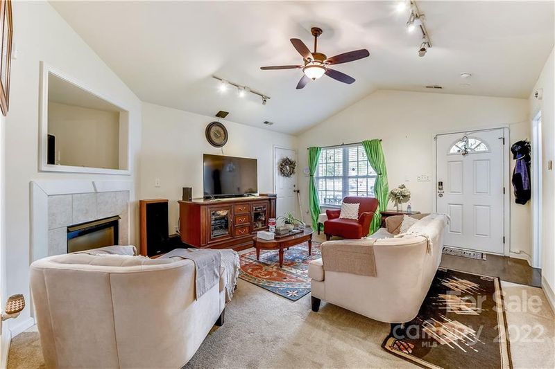 752 Wilderness Trail Dr, Charlotte, NC 28214
