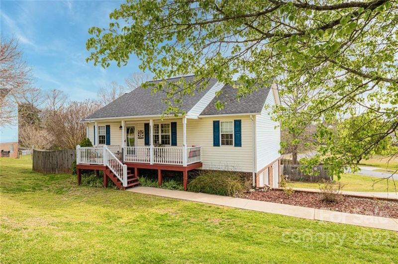 2906 Sir Charles Ct, Newton, NC 28658