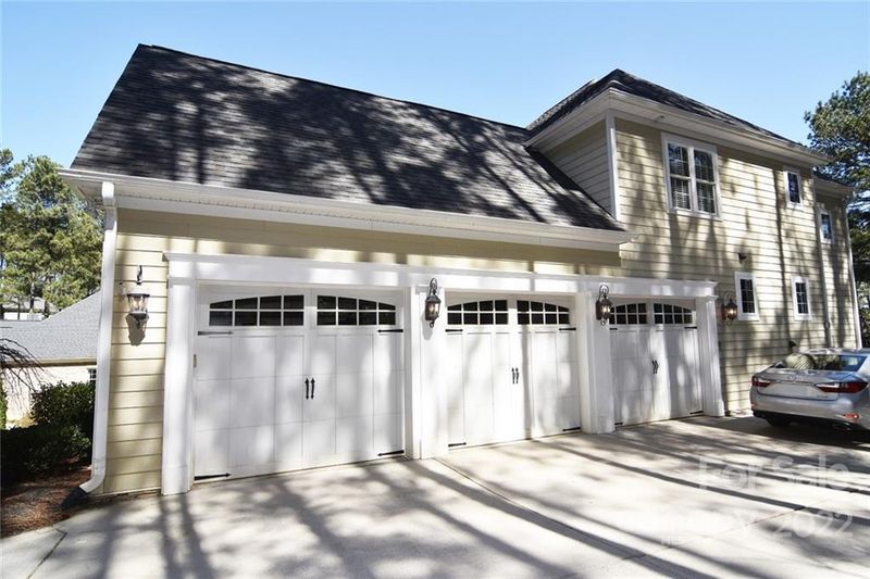 9168 Fair Oak Dr, Sherrills Ford, NC 28673