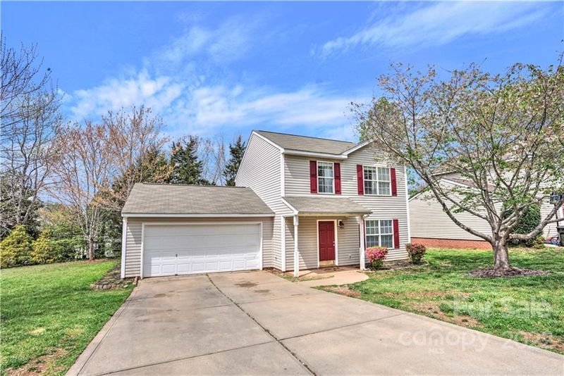 268 Autumn Leaf Ln, Lake Wylie, SC 29710
